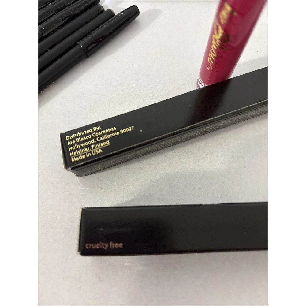 Joe Blasco Lip Glaz Lip Gloss New In Box Pink Naughty‎ Color.